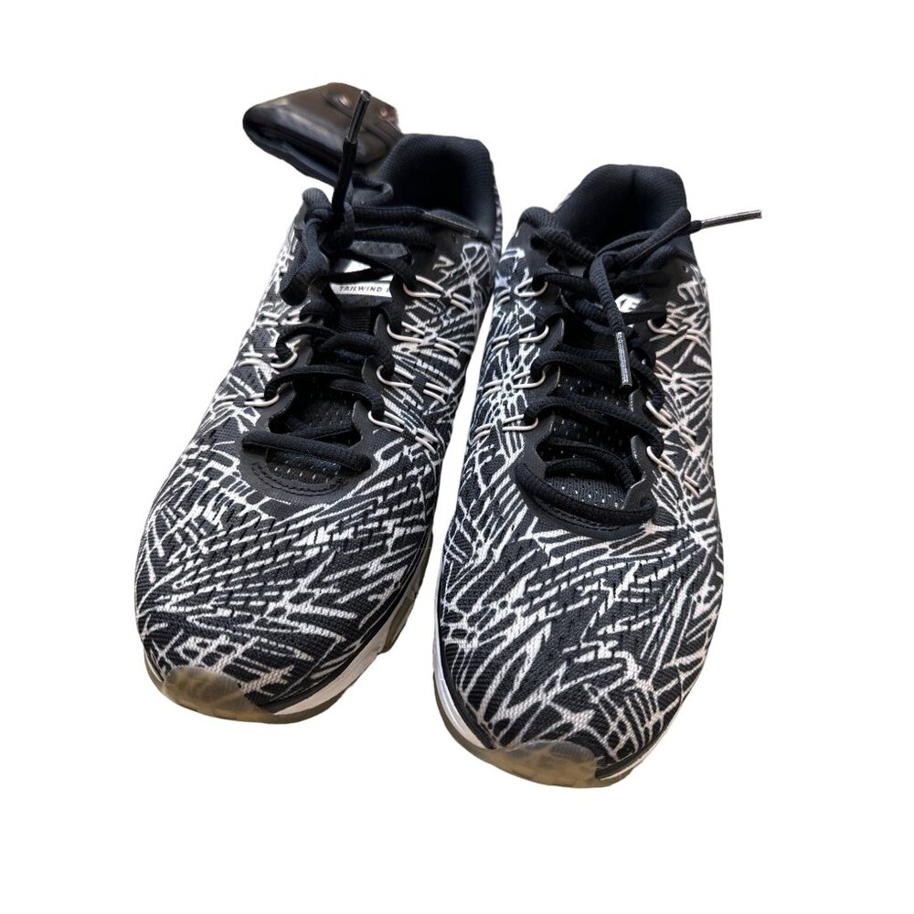 Nike Tailwind 8 woman’s black and white running shoes sneakers size 9 SKU 3323